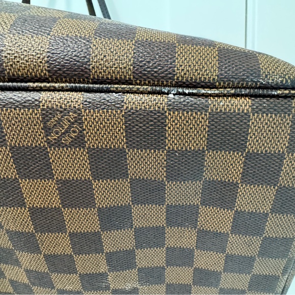 Authentic Louis Vuitton Neverfull MM - Picture 4 of 15